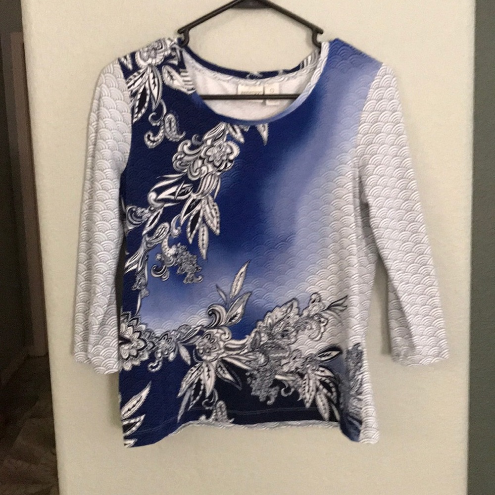 Chico's top zenergy stretchy, Size 0